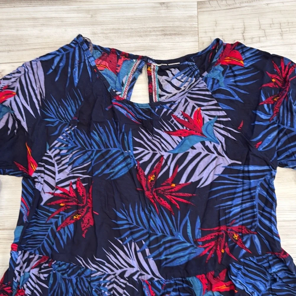 Floral Print Roxy Top - Picture 2 of 6